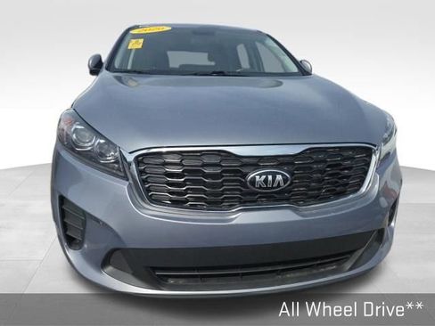 Used 2020 Kia Sorento LX image 3