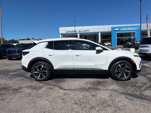 New 2026 Chevrolet Equinox EV LT image 2