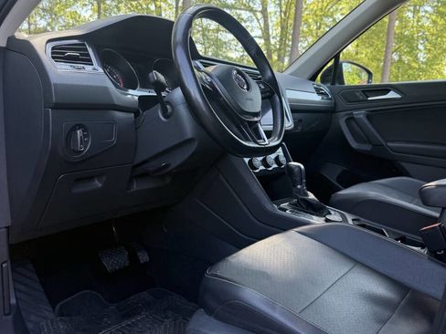 Used 2019 Volkswagen Tiguan SE w/ 3rd Row Seat Package image 6