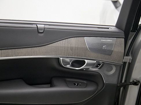 Certified 2023 Volvo XC90 T8 Ultimate w/ Lounge Package AWD/4WD image 20