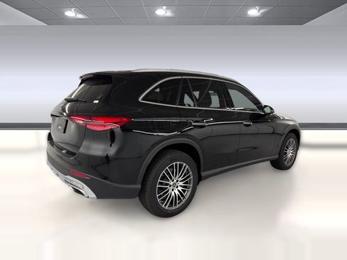 Certified 2026 Mercedes-Benz GLC 300 image 9