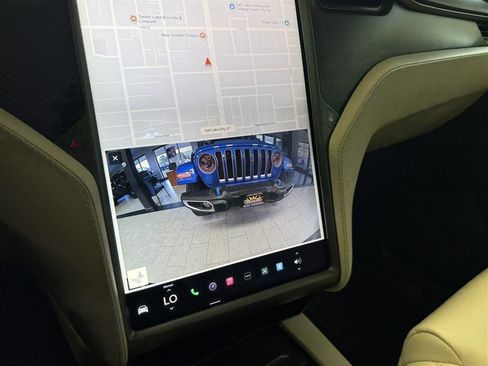 Used 2018 Tesla Model X 100D image 26