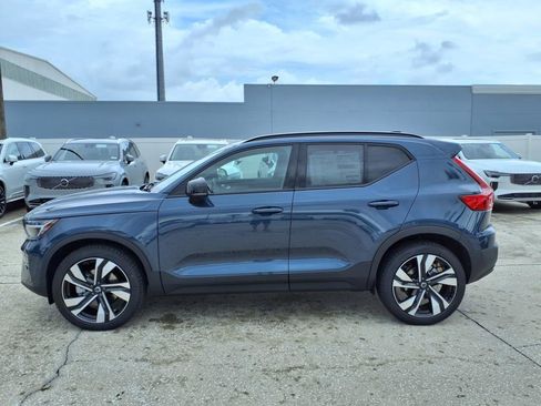 New 2026 Volvo XC40 B5 Plus w/ Protection Package Premier image 4