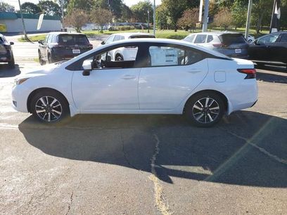 New 2025 Nissan Versa SV w/ Trunk Package