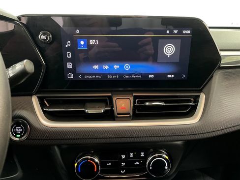 Used 2024 Chevrolet TrailBlazer LS w/ LS Convenience Package FWD image 29