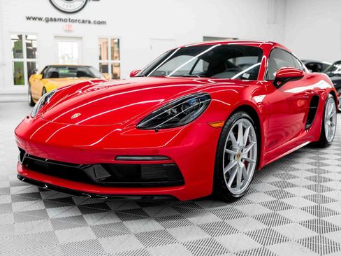Used 2024 Porsche 718 Cayman GTS RWD image 3
