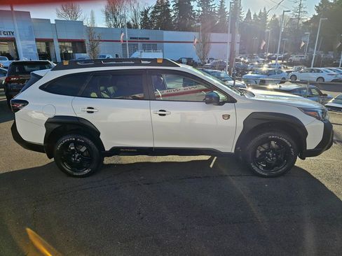 Used 2022 Subaru Outback Wilderness image 8