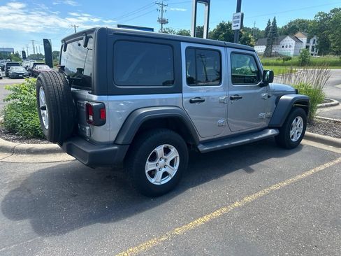 Used 2019 Jeep Wrangler Unlimited Sport S AWD/4WD image 7