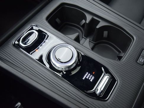 New 2026 Jeep Cherokee Overland AWD/4WD image 25