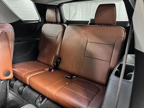 Used 2018 Chevrolet Traverse High Country w/ LPO, Floor Liner Package AWD/4WD image 9