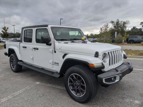 Certified 2022 Jeep Gladiator Overland w/ Popular Equipment Package image 18