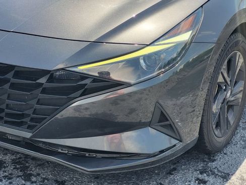 Used 2022 Hyundai Elantra SEL FWD image 7