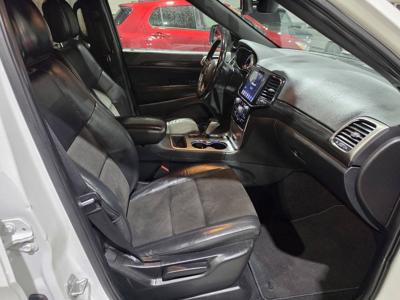 Used 2019 Jeep Grand Cherokee Altitude AWD/4WD image 34