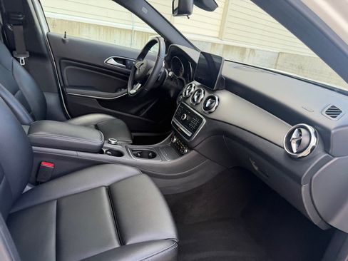 Used 2019 Mercedes-Benz GLA 250 4MATIC image 29