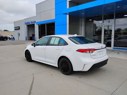 Used 2024 Toyota Corolla LE FWD image 9