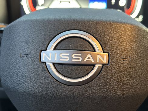 Used 2025 Nissan Rogue SL image 25