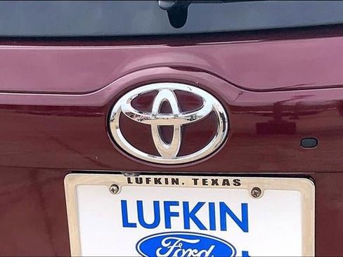 Used 2016 Toyota Highlander LE image 32