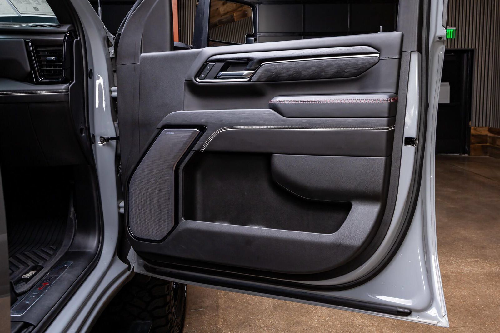 Used 2025 GMC Sierra 2500 AT4X w/ AT4X AEV Edition AWD/4WD image 38