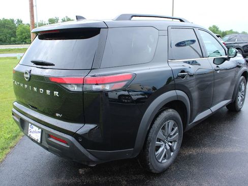 Used 2024 Nissan Pathfinder SV FWD image 12