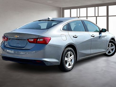 Used 2023 Chevrolet Malibu LT image 3