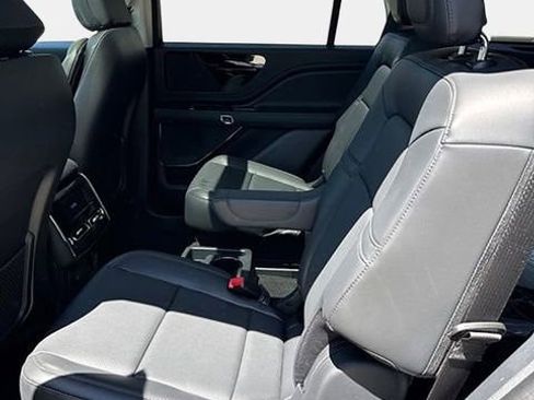 New 2026 Lincoln Aviator AWD image 22