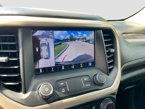 Used 2022 GMC Acadia Denali w/ Denali Ultimate Package FWD image 13