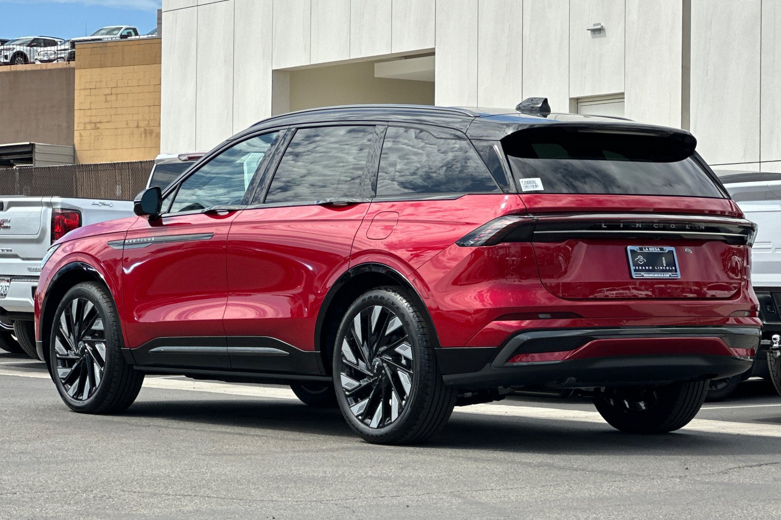 New 2026 Lincoln Nautilus Reserve w/ Jet Appearance Package AWD/4WD image 5
