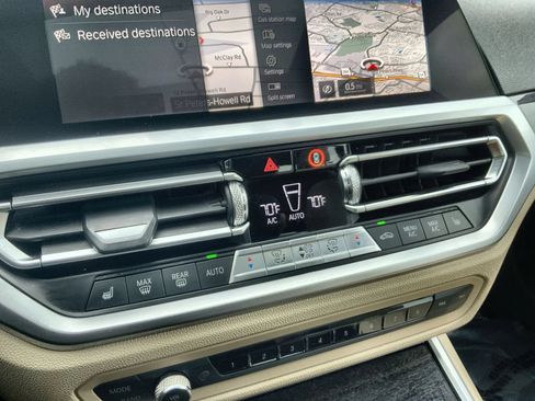 Used 2019 BMW 330i xDrive Sedan w/ Convenience Package AWD/4WD image 17