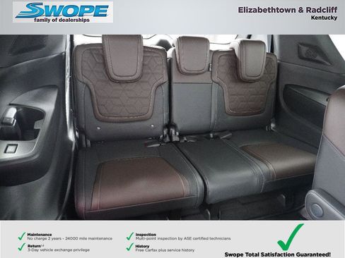 Used 2025 Nissan Armada Platinum image 12