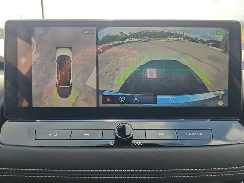 Used 2025 Nissan Rogue SL w/ Tech Package FWD image 25