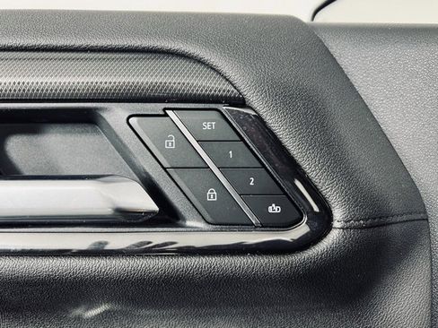 Used 2025 GMC Sierra 1500 AT4 w/ AT4 Premium Package image 23