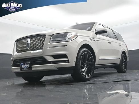 Used 2020 Lincoln Navigator Reserve w/ Equipment Group 208A Reserve RWD image 19