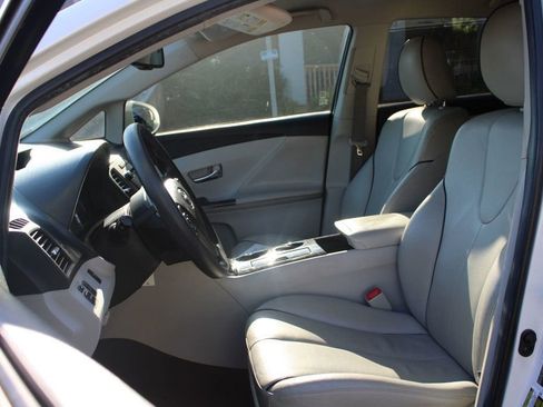 Used 2013 Toyota Venza XLE image 15