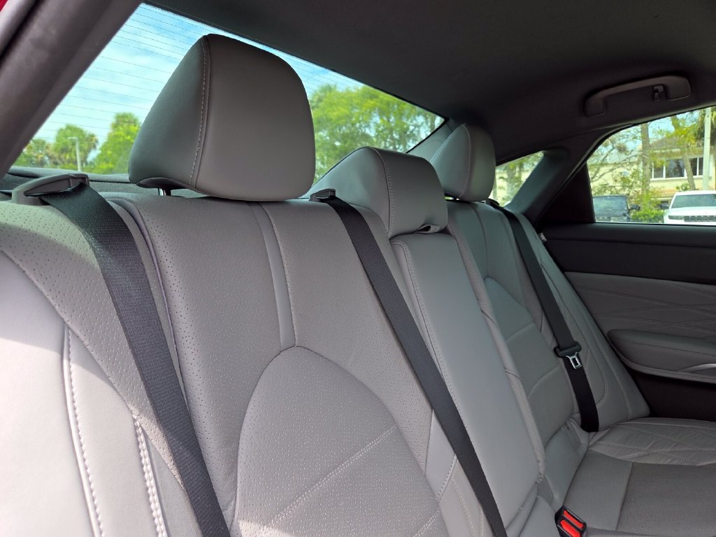 Used 2020 Toyota Avalon Limited w/ Advanced Safety Package FWD image 19