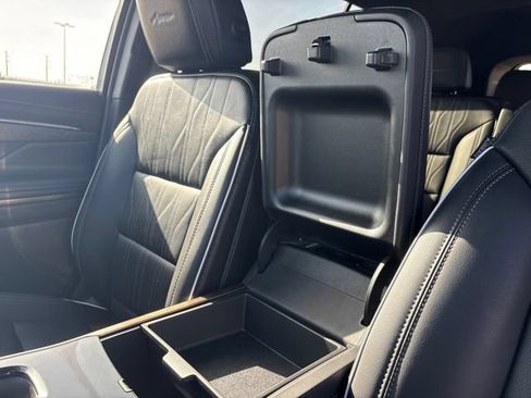 Used 2026 Buick Enclave Avenir w/ Super Cruise Package AWD/4WD image 27