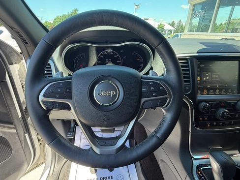 Used 2017 Jeep Grand Cherokee Altitude AWD/4WD image 15