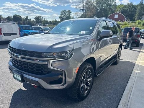Used 2022 Chevrolet Tahoe Z71 w/ Z71 Off-Road Package AWD/4WD image 3