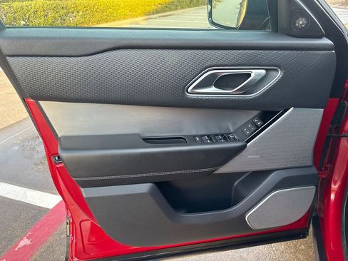 Used 2020 Land Rover Range Rover Velar R-Dynamic S image 13