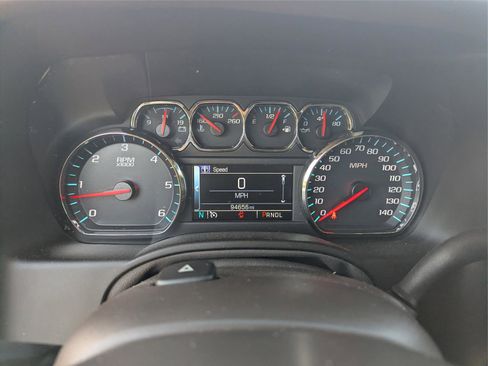 Used 2019 Chevrolet Suburban LT w/ Luxury Package image 22