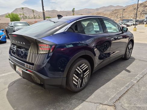 New 2026 Nissan Leaf SV+ w/ Floor Mat Package (SV+) FWD image 3
