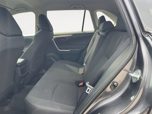 Used 2021 Toyota RAV4 LE AWD/4WD image 13
