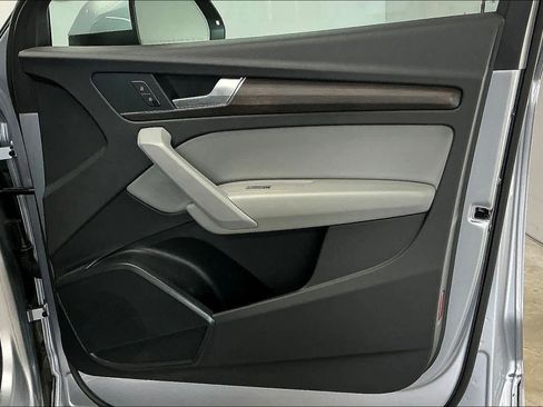 Used 2022 Audi Q5 2.0T Premium w/ Convenience Package image 26