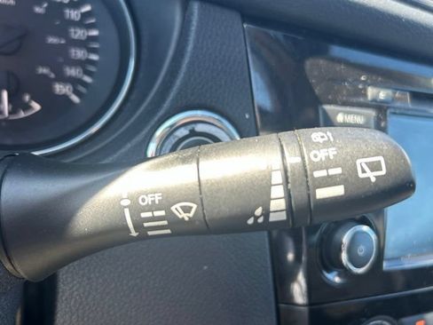 Used 2020 Nissan Rogue SV AWD/4WD image 26