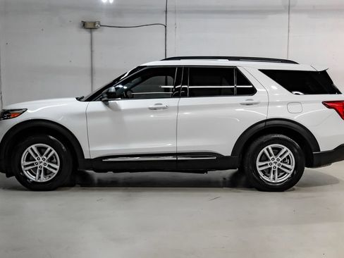 Used 2023 Ford Explorer XLT RWD image 11