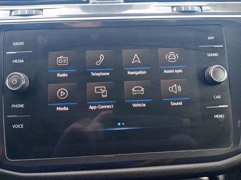 Used 2022 Volkswagen Tiguan SE R-Line image 12