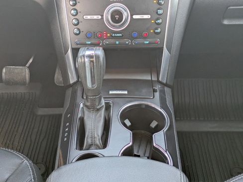 Used 2019 Ford Explorer Limited w/ Class III Trailer Tow Package image 18