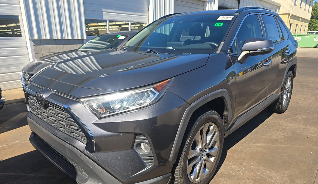 Used 2019 Toyota RAV4 XLE Premium FWD image 1