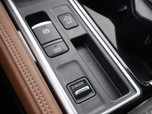 Used 2024 Nissan Pathfinder Platinum w/ Cargo Package image 24