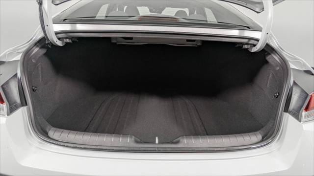 Used 2025 Hyundai Elantra Sport FWD image 18