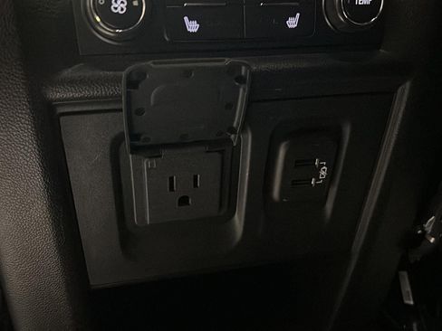 Used 2023 Chevrolet Traverse High Country image 8